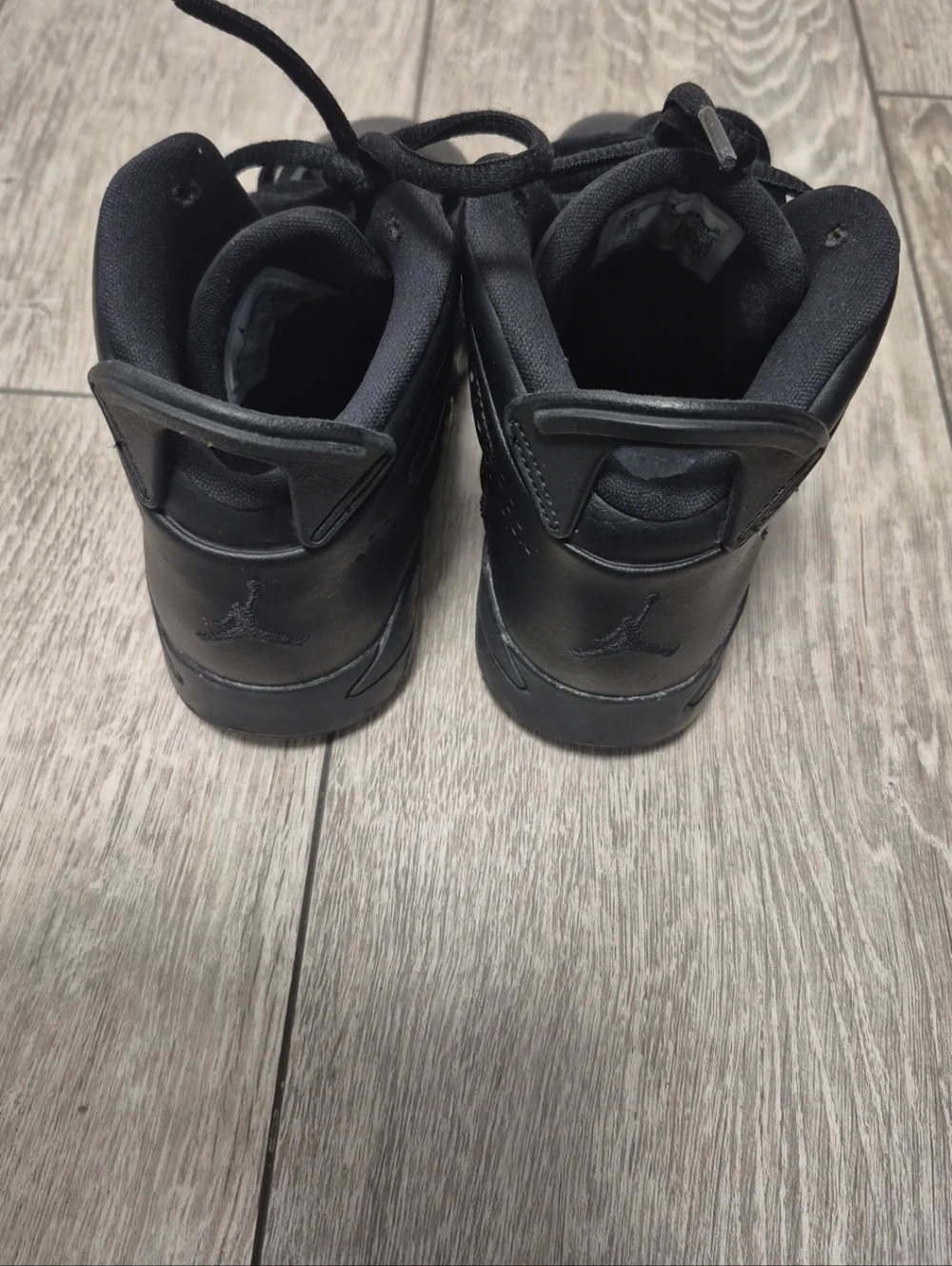 Nike Youth Size 1Y Air Jordan High Top Black Basketball Sneakers CQ9489-001. EUC - Picture 4 of 8
